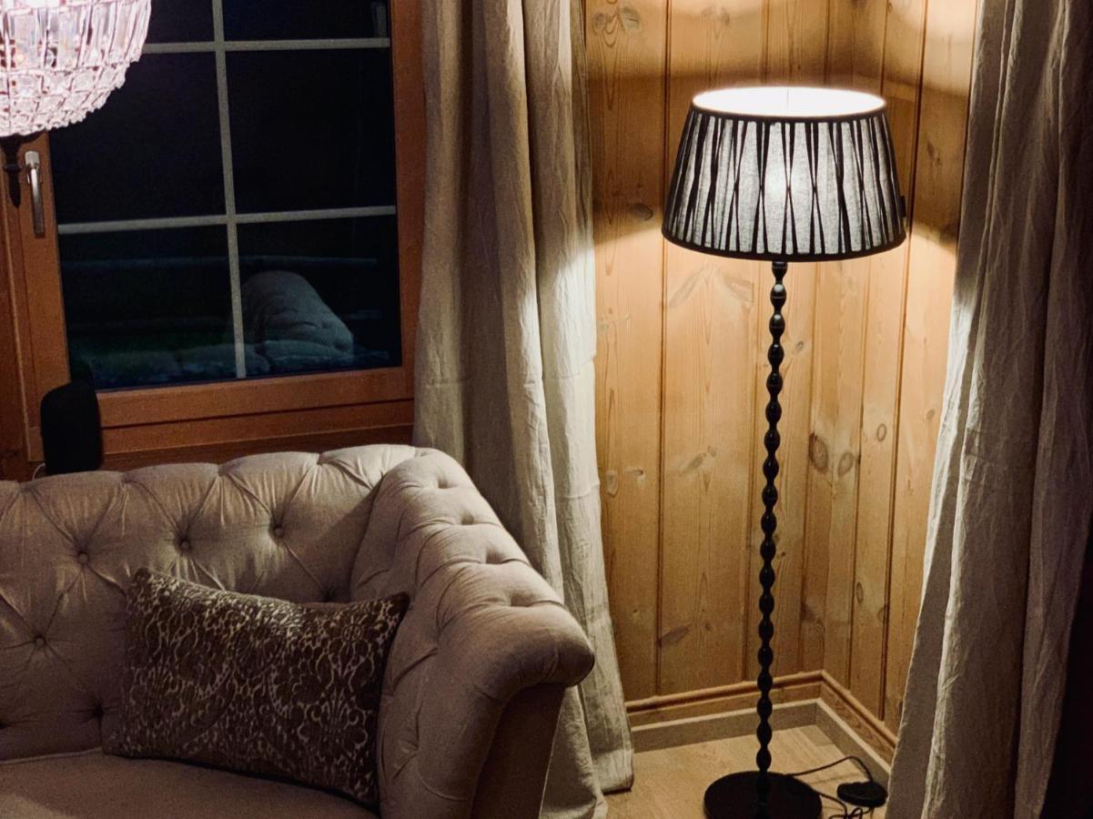 Casa Pasch - Boutique Bed And Breakfast In Cumpadials Sumvitg 외부 사진