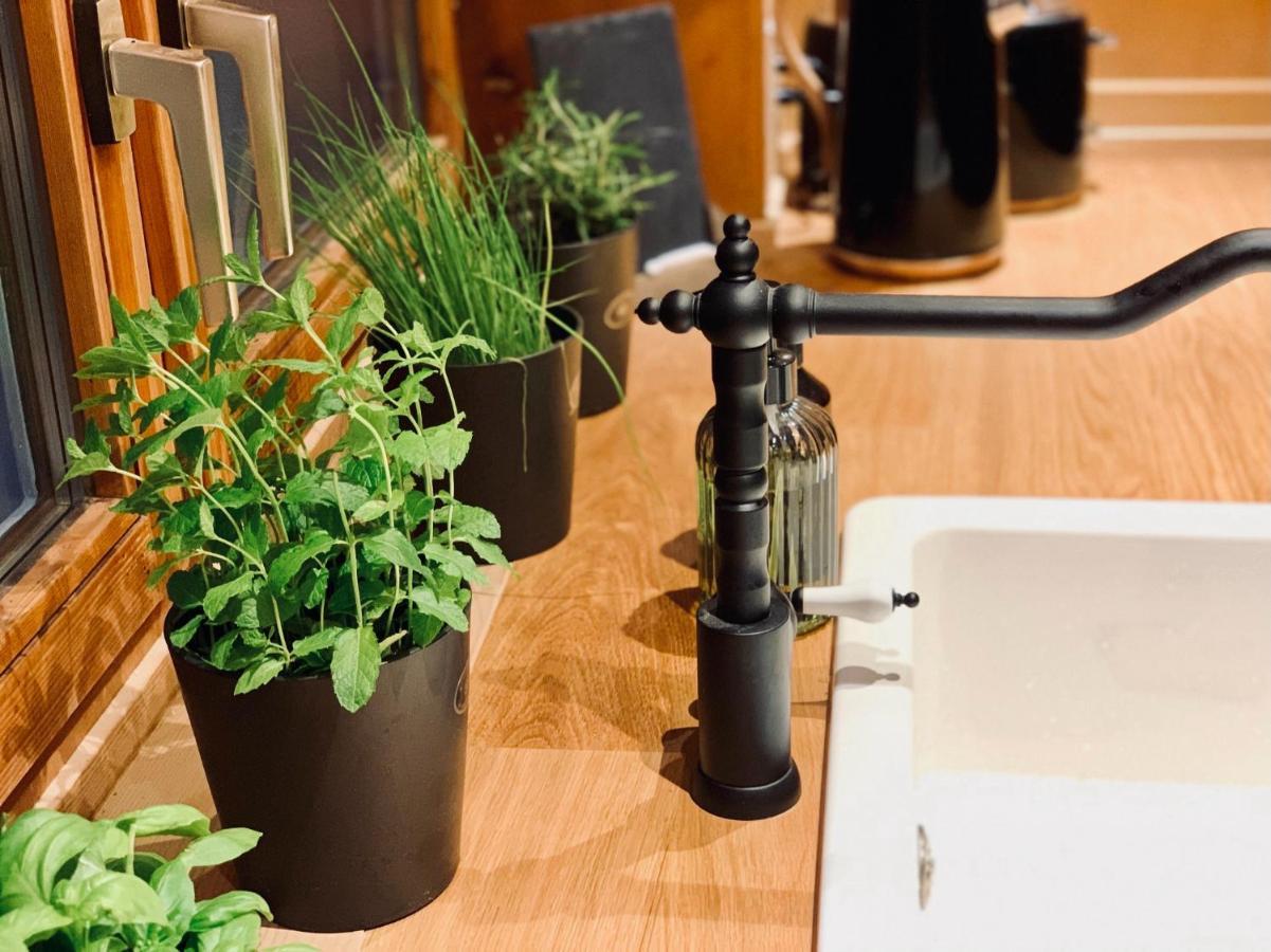 Casa Pasch - Boutique Bed And Breakfast In Cumpadials Sumvitg 외부 사진