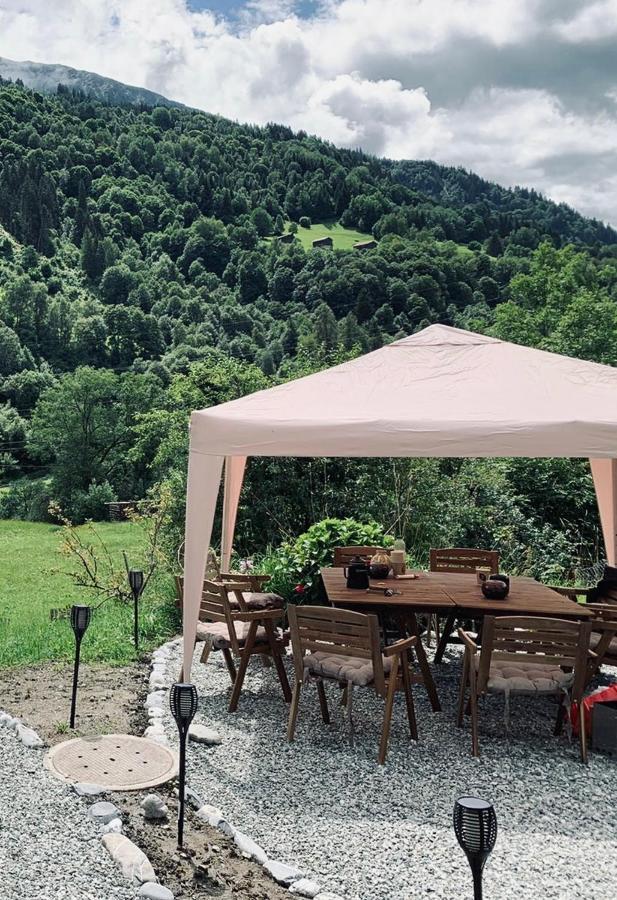 Casa Pasch - Boutique Bed And Breakfast In Cumpadials Sumvitg 외부 사진