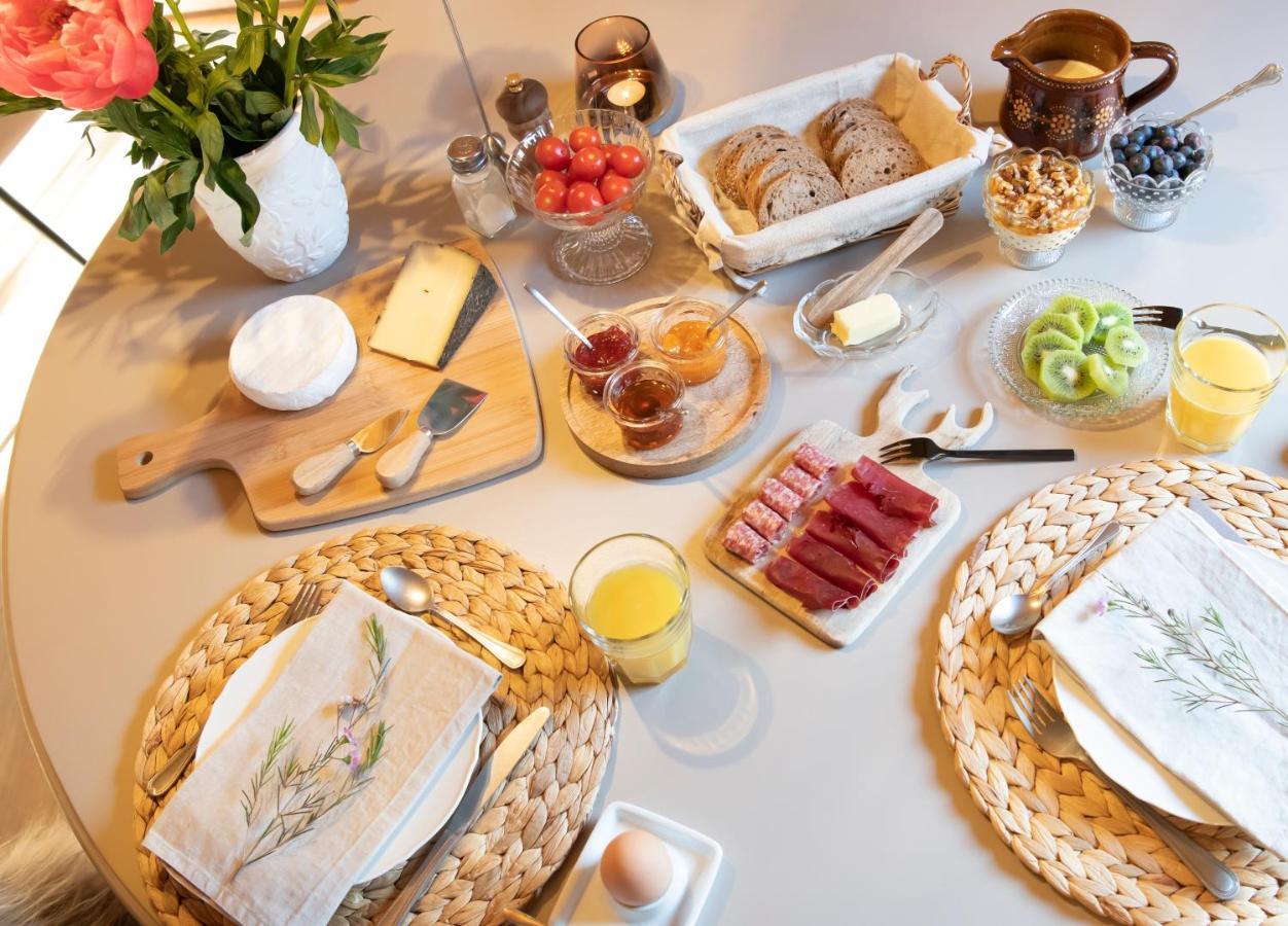 Casa Pasch - Boutique Bed And Breakfast In Cumpadials Sumvitg 외부 사진