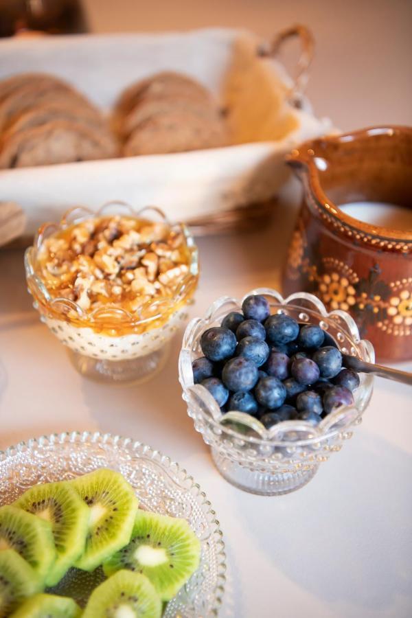 Casa Pasch - Boutique Bed And Breakfast In Cumpadials Sumvitg 외부 사진