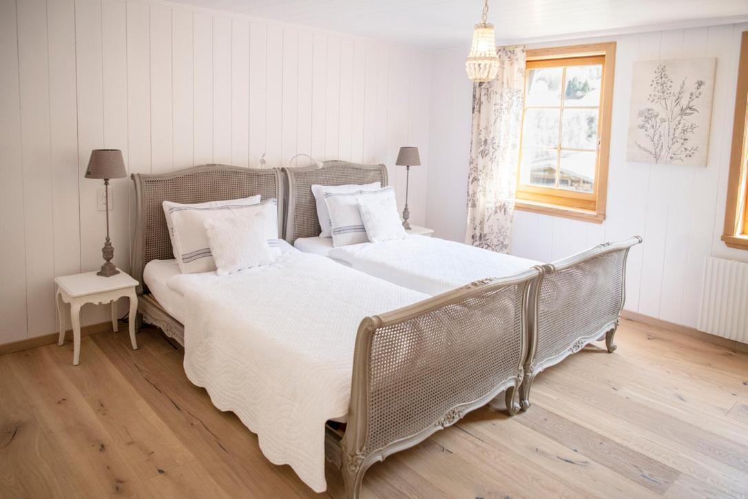 Casa Pasch - Boutique Bed And Breakfast In Cumpadials Sumvitg 외부 사진