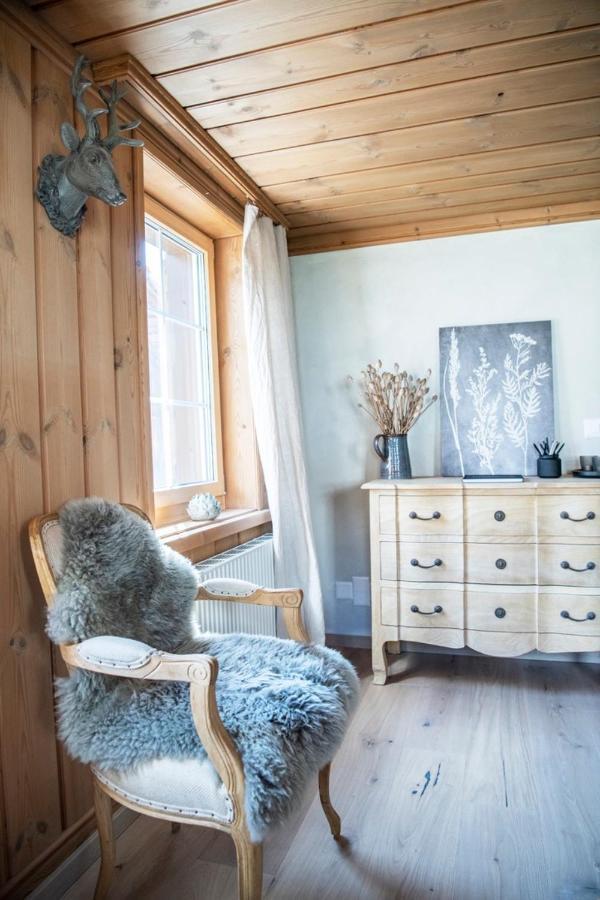 Casa Pasch - Boutique Bed And Breakfast In Cumpadials Sumvitg 외부 사진